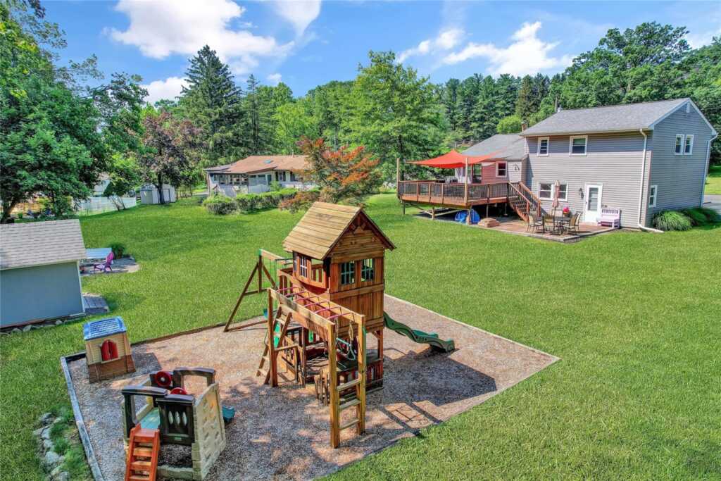 10 Victoria Drive, Nanuet, NY 10954 - Photo 4 of 38
