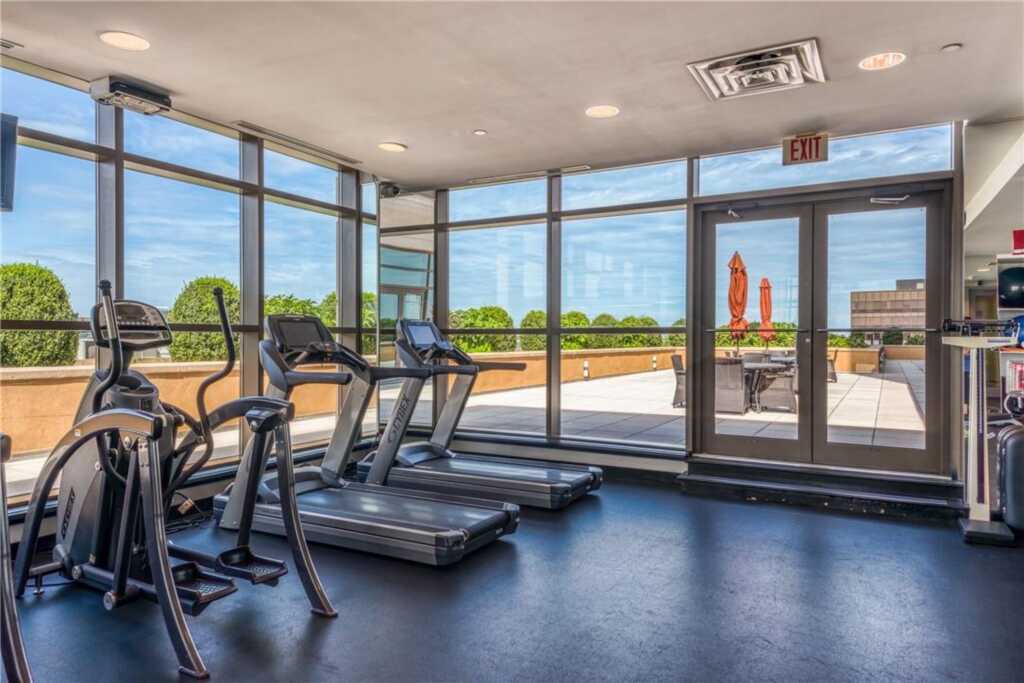 175 Huguenot St, Unit #1801, New Rochelle, NY 10801 - Photo 16 of 27