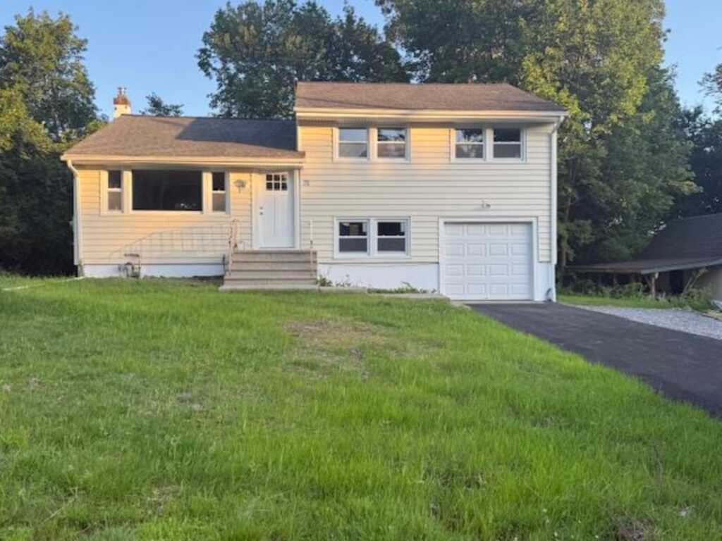 75 Hillside Avenue, Suffern, NY 10901