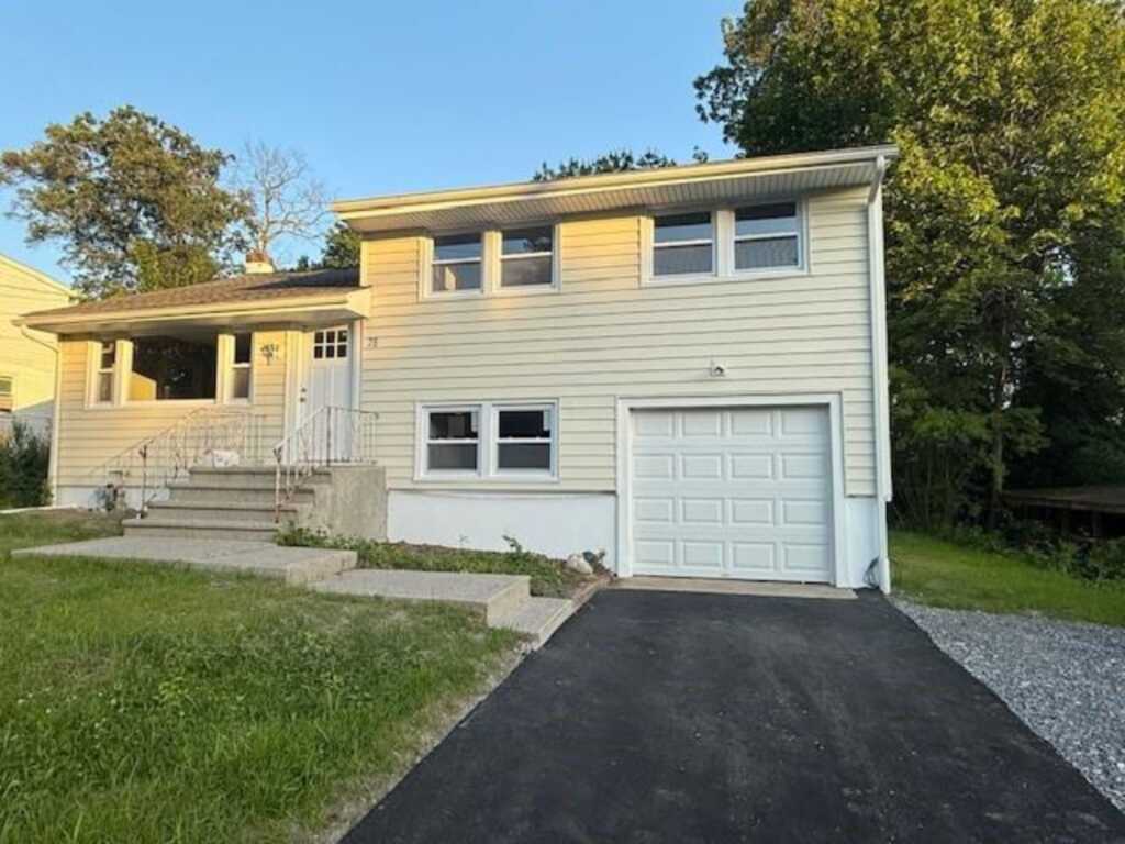 75 Hillside Avenue, Suffern, NY 10901 - Photo 2 of 25