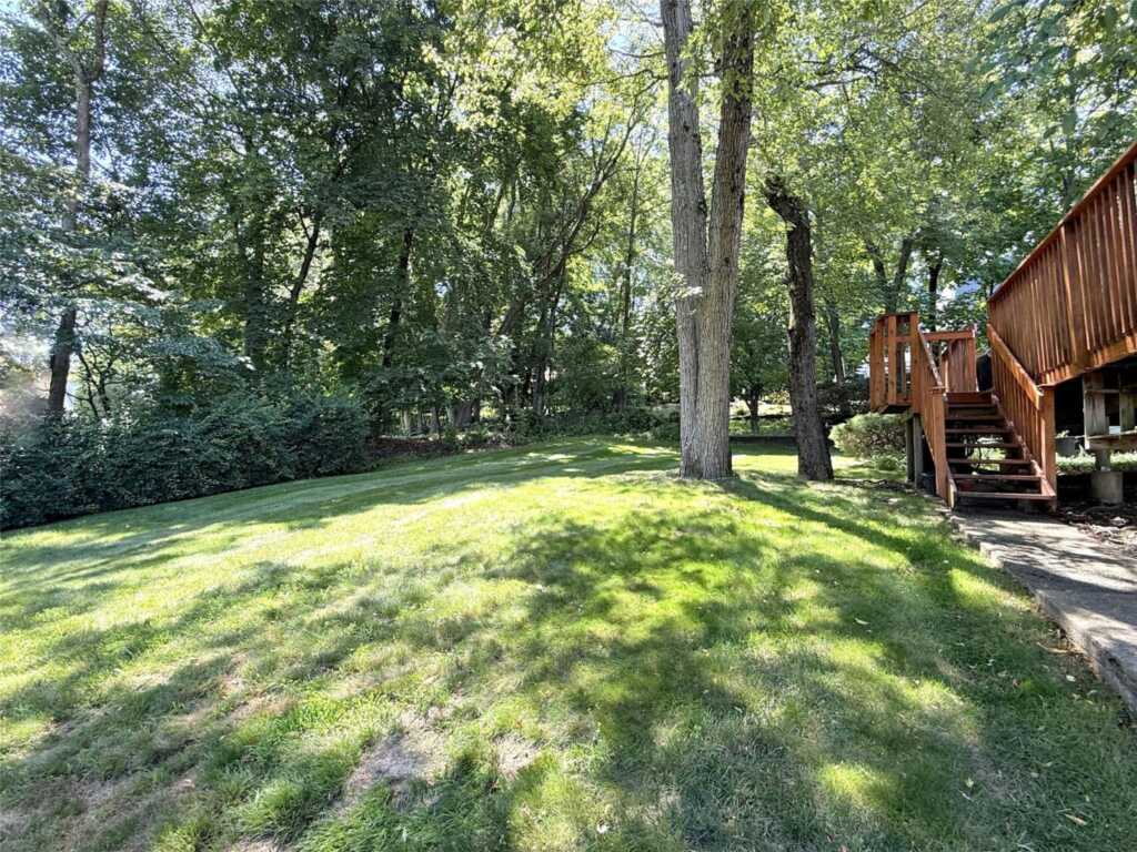 7 Maplewood Lane, New City, NY 10956 - Photo 4 of 23