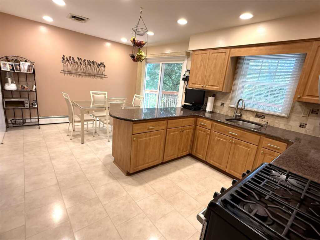 7 Maplewood Lane, New City, NY 10956 - Photo 8 of 23