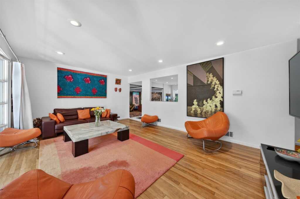 33 Gregory Street, New City, NY 10956 - Photo 3 of 38