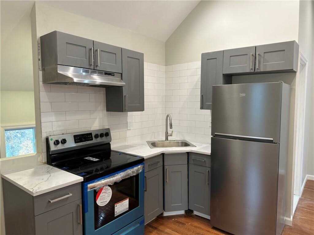 29 Demarest Avenue, Unit #A, Nanuet, NY 10954 - Photo 4 of 21