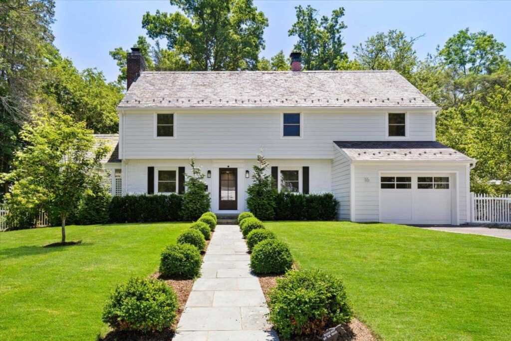 16 Standish Drive, New Rochelle, NY 10583