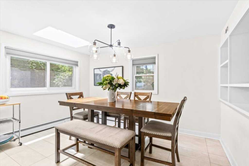 16 Standish Drive, New Rochelle, NY 10583 - Photo 10 of 29