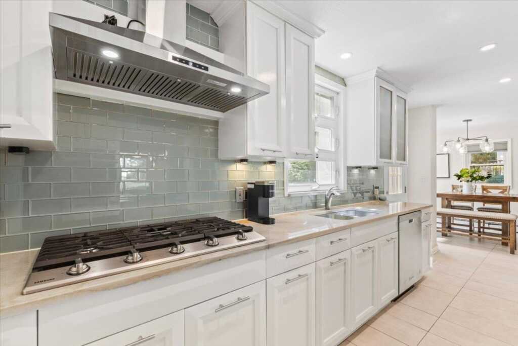 16 Standish Drive, New Rochelle, NY 10583 - Photo 8 of 29