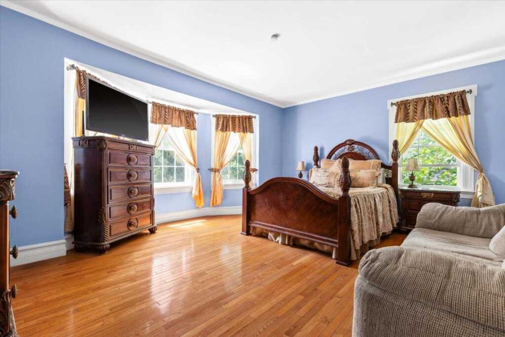 20 The Boulevard, New Rochelle, NY 10801 - Photo 17 of 34
