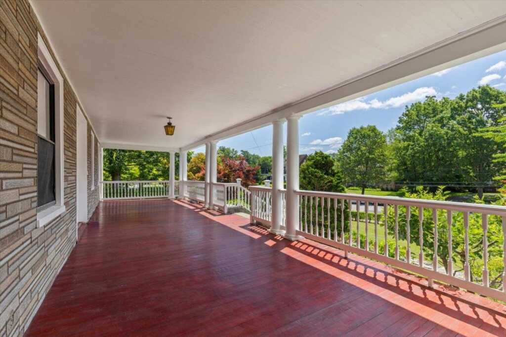20 The Boulevard, New Rochelle, NY 10801 - Photo 3 of 34