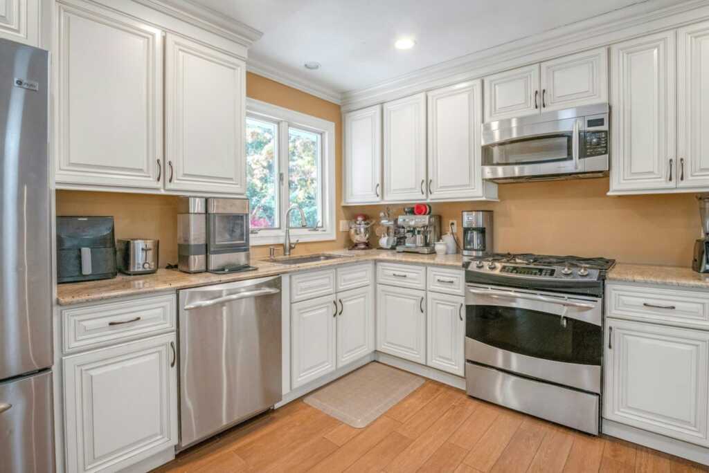 92 Wiltshire Road, New Rochelle, NY 10583 - Photo 15 of 40