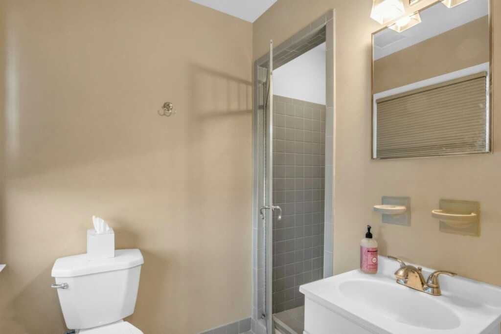 92 Wiltshire Road, New Rochelle, NY 10583 - Photo 20 of 40