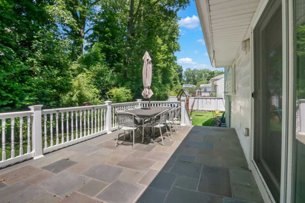 92 Wiltshire Road, New Rochelle, NY 10583 - Photo 25 of 40