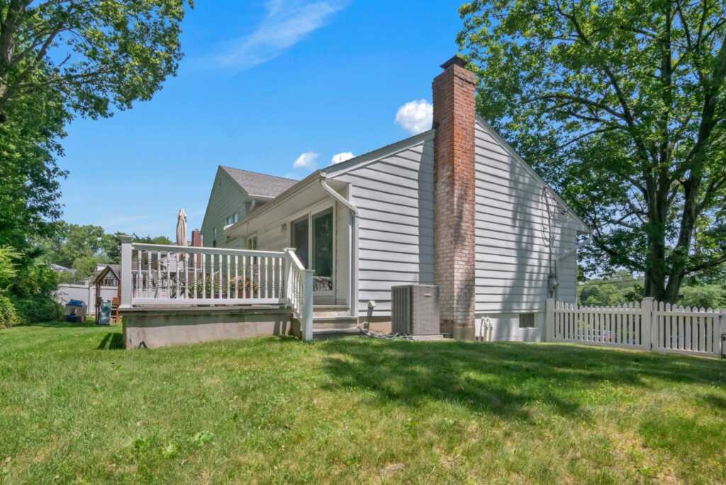 92 Wiltshire Road, New Rochelle, NY 10583 - Photo 29 of 40