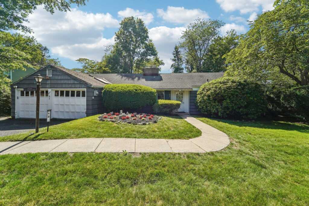 12 Paddock Road, Rye, NY 10573 - Photo 3 of 30