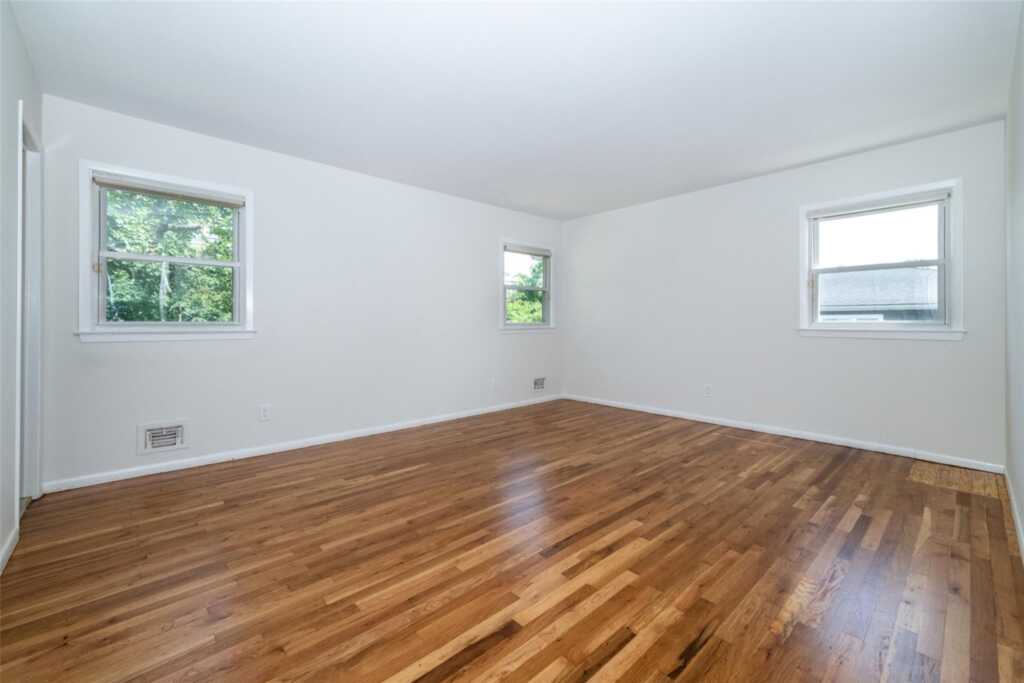 108 Kensington Oval, New Rochelle, NY 10805 - Photo 14 of 35