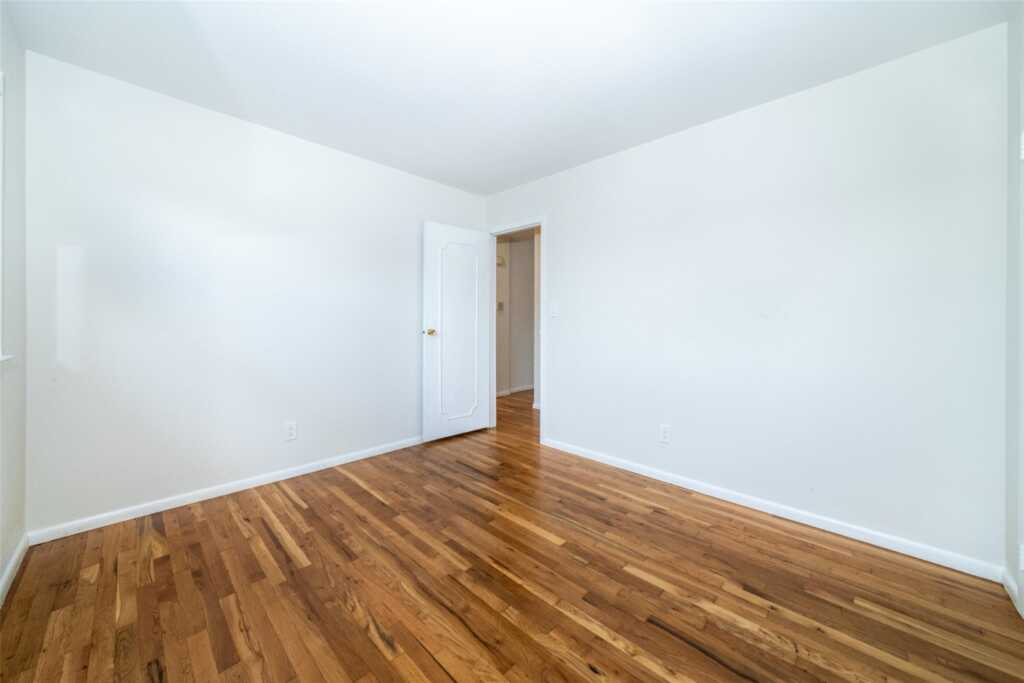 108 Kensington Oval, New Rochelle, NY 10805 - Photo 19 of 35
