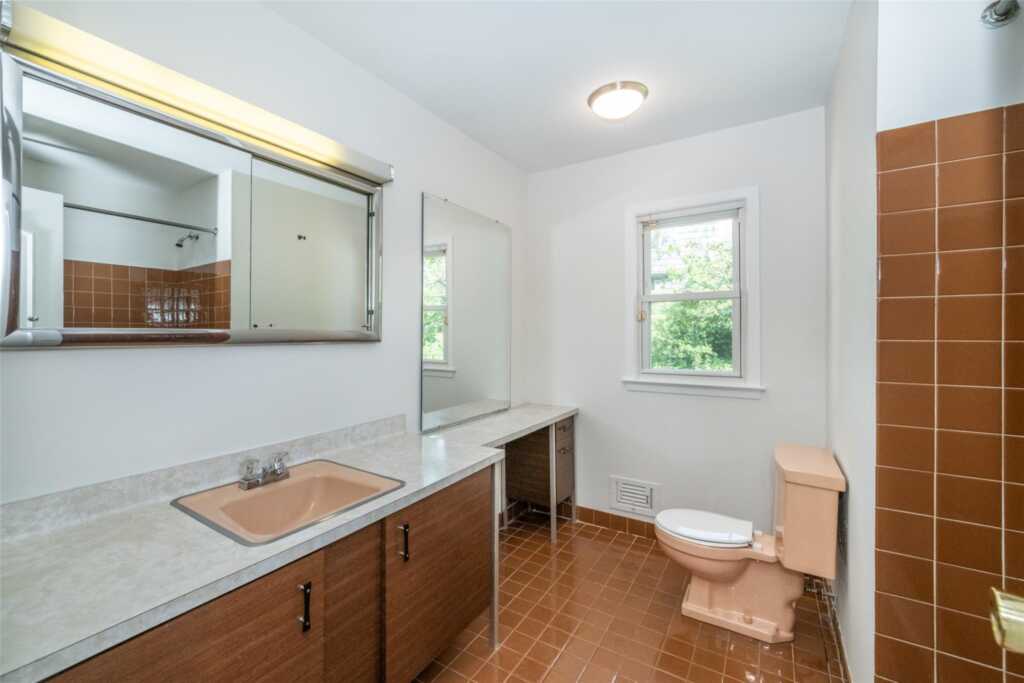 108 Kensington Oval, New Rochelle, NY 10805 - Photo 21 of 35