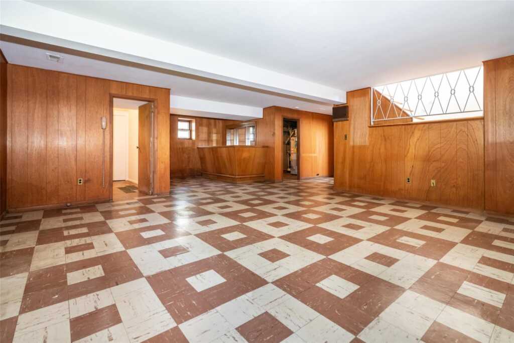 108 Kensington Oval, New Rochelle, NY 10805 - Photo 23 of 35