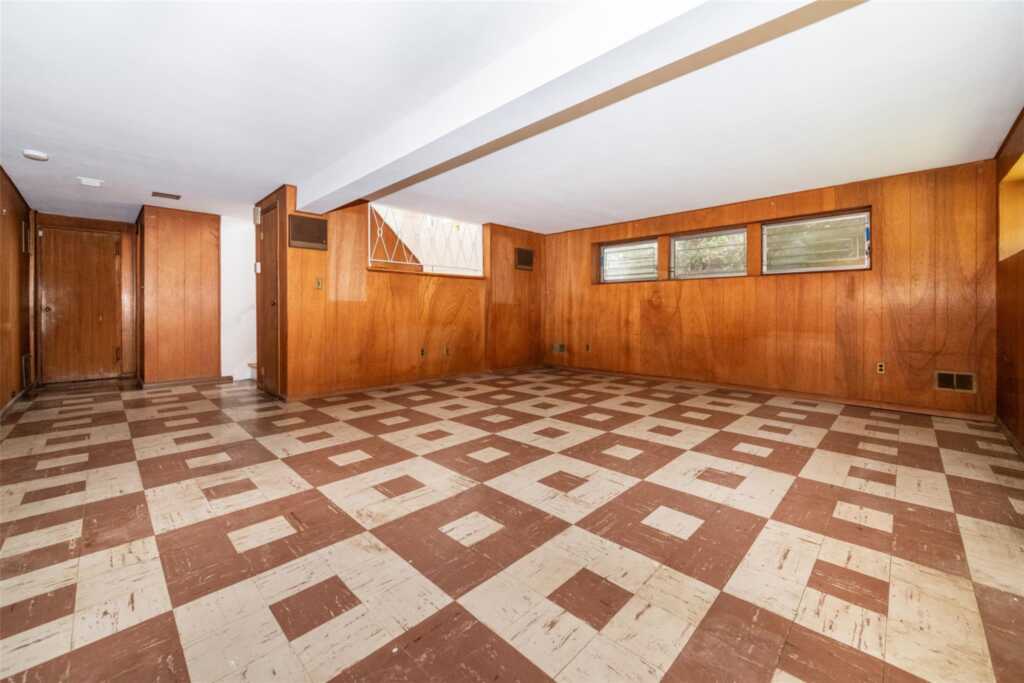 108 Kensington Oval, New Rochelle, NY 10805 - Photo 24 of 35