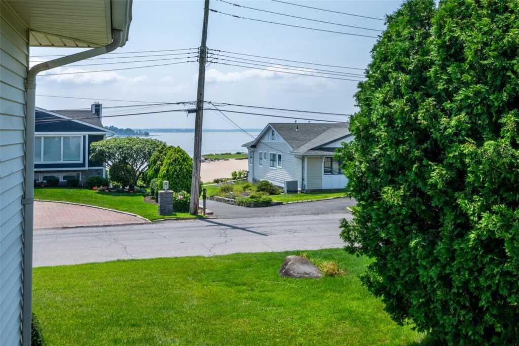 108 Kensington Oval, New Rochelle, NY 10805 - Photo 29 of 35