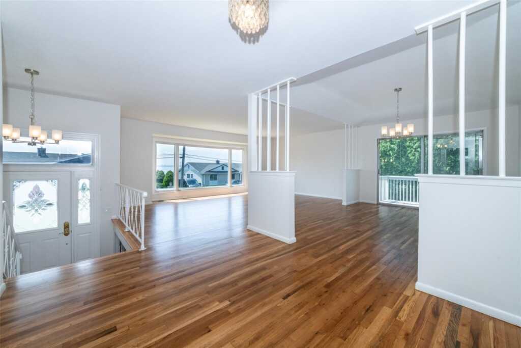 108 Kensington Oval, New Rochelle, NY 10805 - Photo 3 of 35