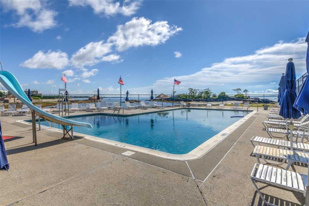 108 Kensington Oval, New Rochelle, NY 10805 - Photo 32 of 35