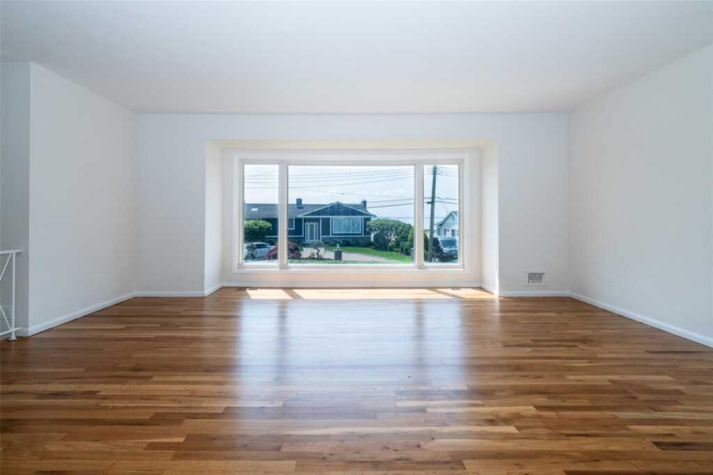 108 Kensington Oval, New Rochelle, NY 10805 - Photo 4 of 35