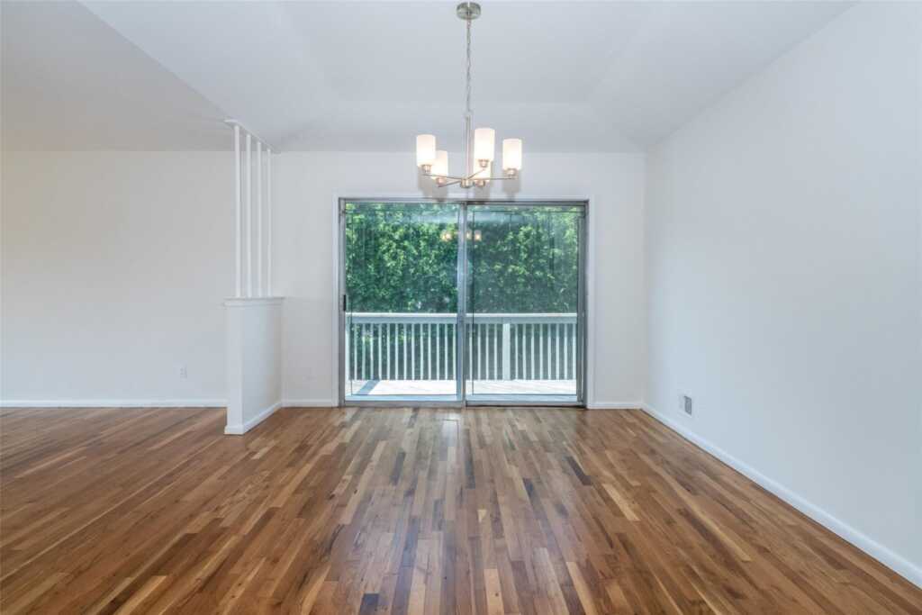 108 Kensington Oval, New Rochelle, NY 10805 - Photo 6 of 35