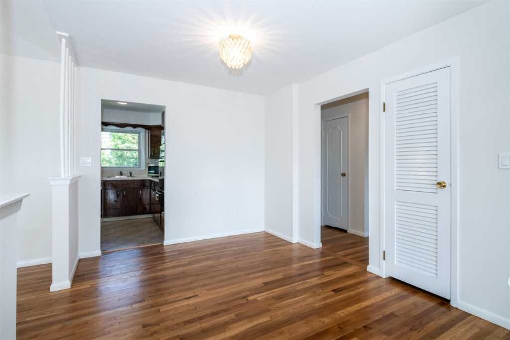 108 Kensington Oval, New Rochelle, NY 10805 - Photo 8 of 35