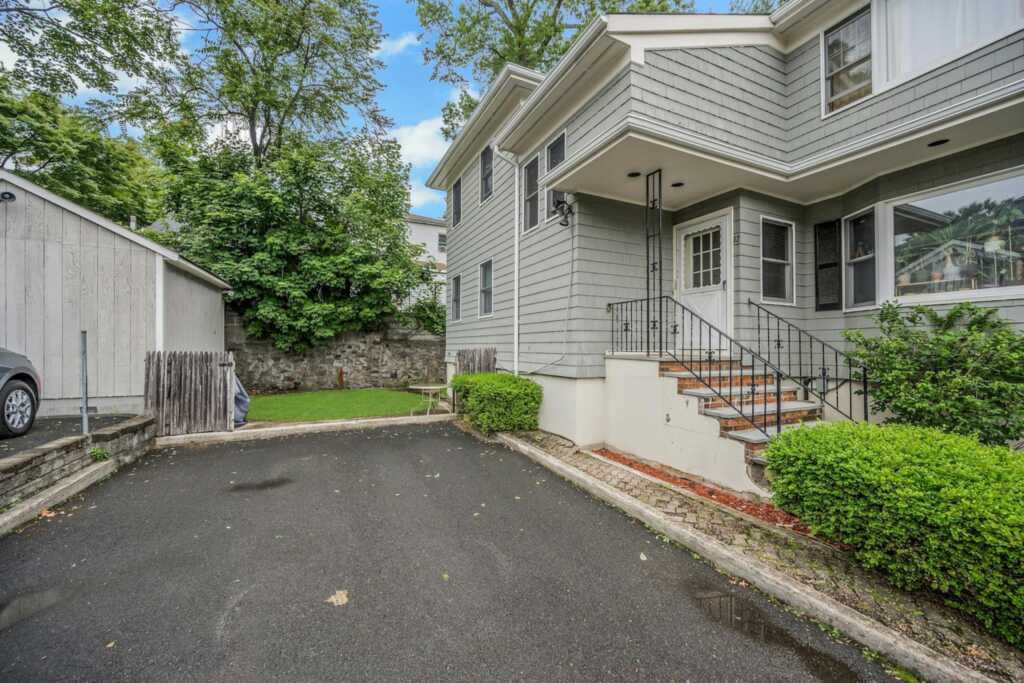 12 Congress Street, New Rochelle, NY 10801 - Photo 2 of 36