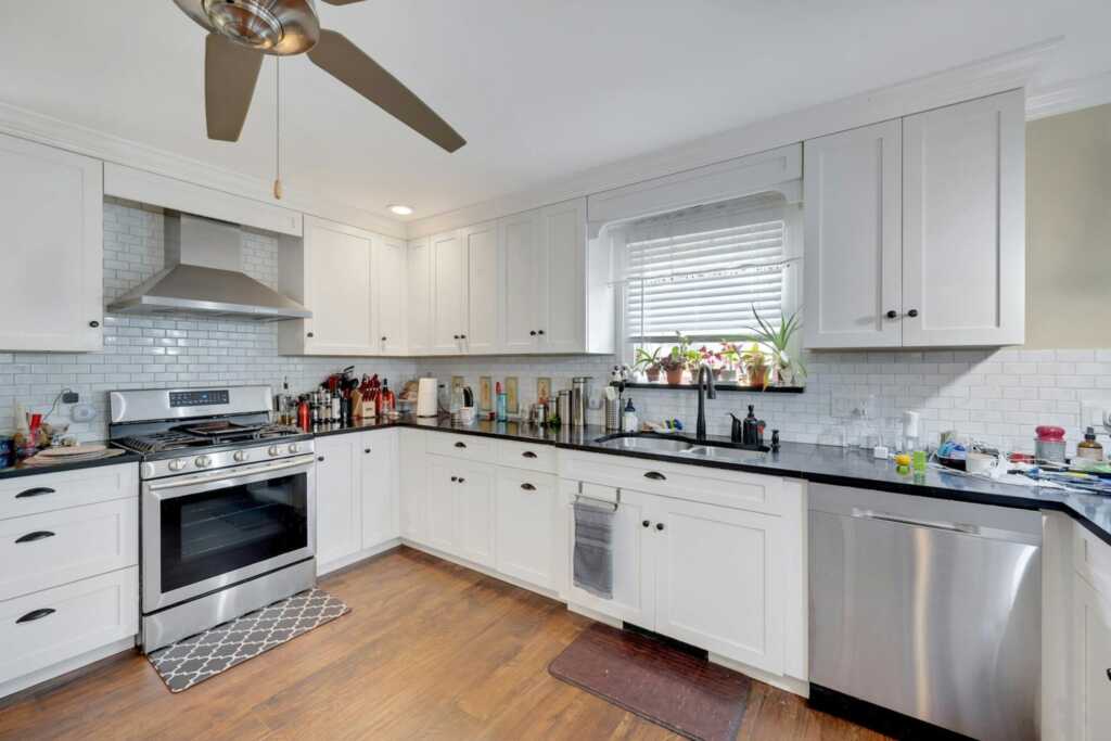 12 Congress Street, New Rochelle, NY 10801 - Photo 8 of 36