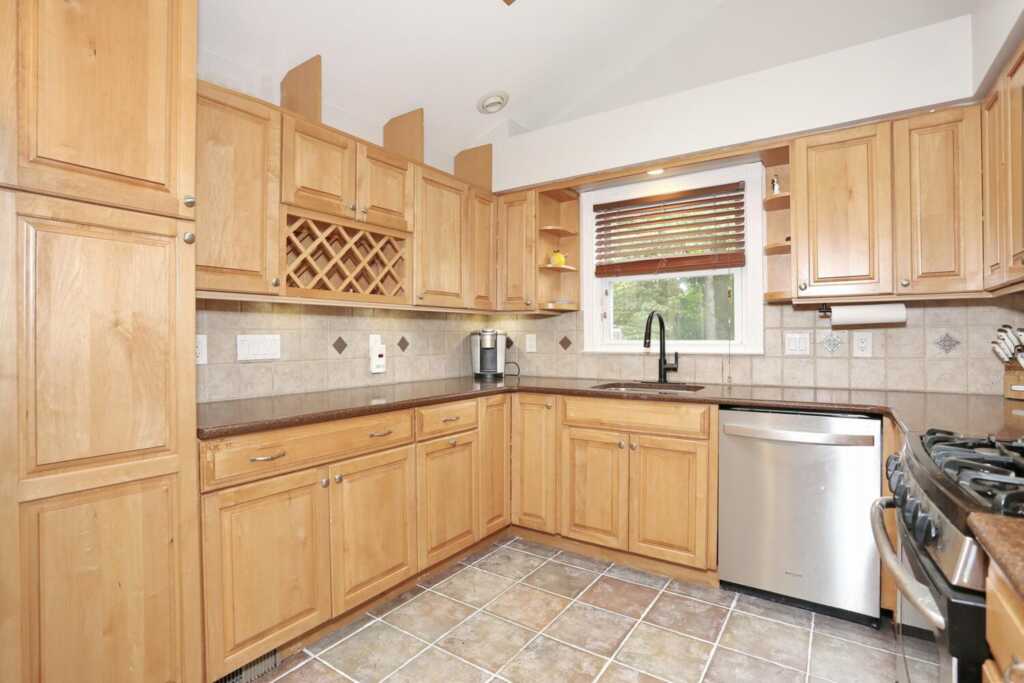 422 Kings Highway, Valley Cottage, NY 10989 - Photo 13 of 44