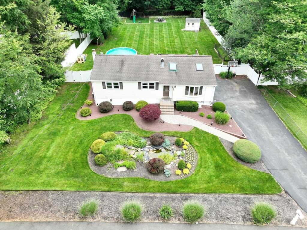 422 Kings Highway, Valley Cottage, NY 10989 - Photo 4 of 44