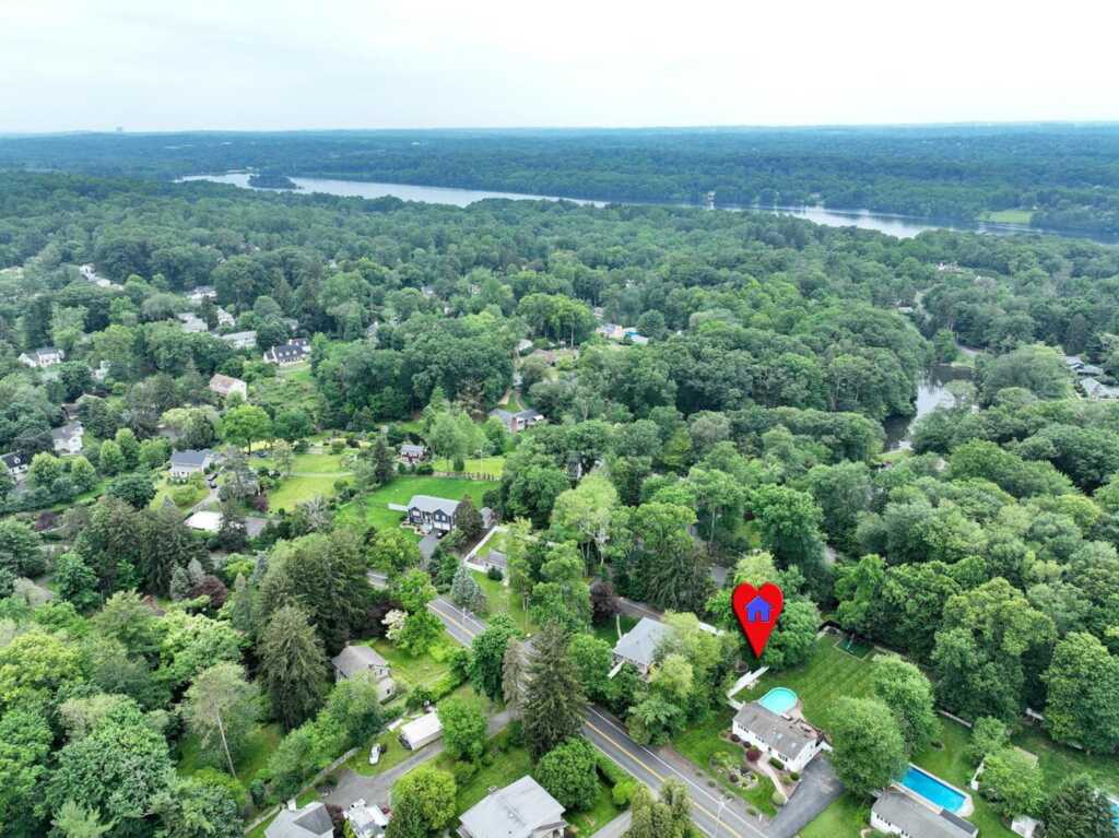 422 Kings Highway, Valley Cottage, NY 10989 - Photo 8 of 44