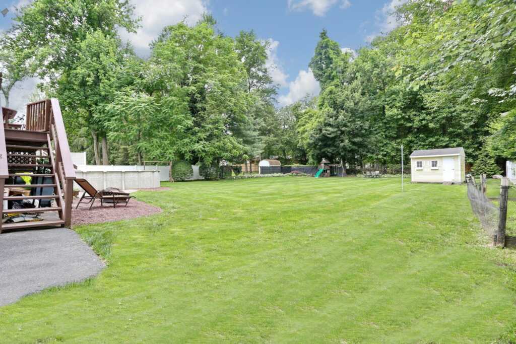 422 Kings Highway, Valley Cottage, NY 10989 - Photo 9 of 44