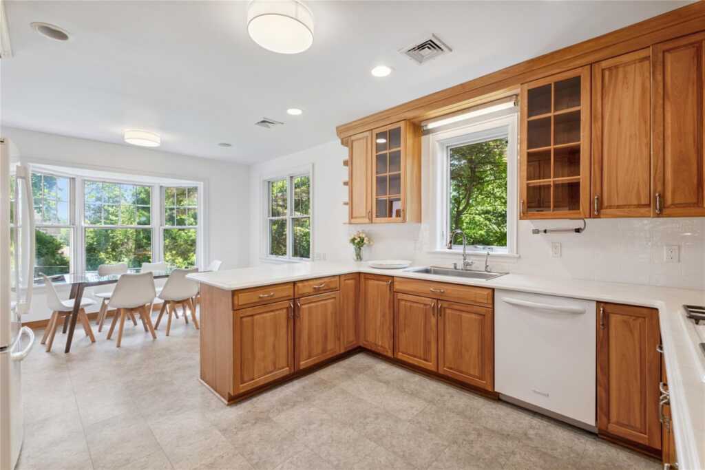 109 Argyll Avenue, New Rochelle, NY 10804 - Photo 8 of 26