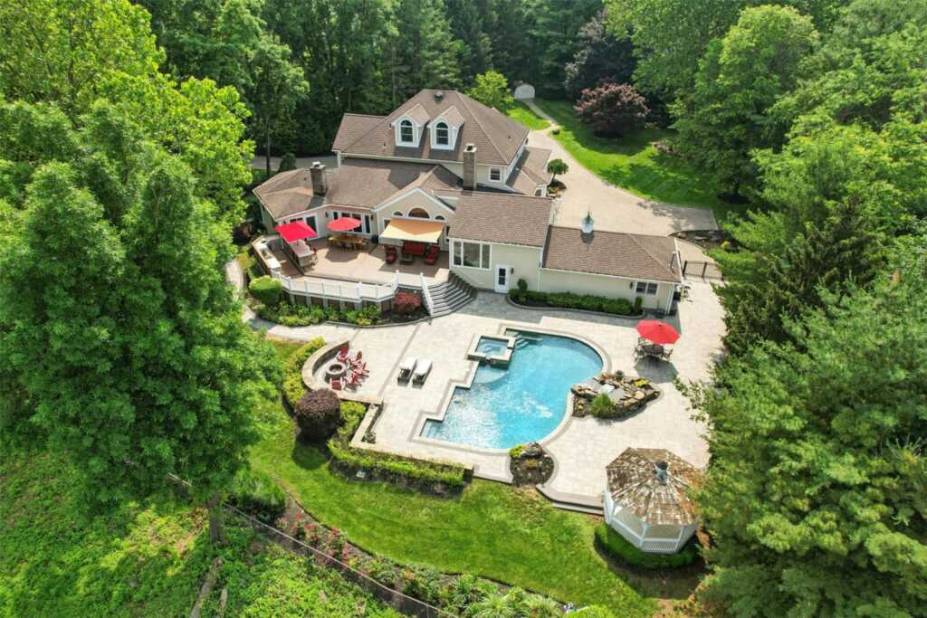 55 Kinsley Grove, Pearl River, NY 10965 - Photo 12 of 50