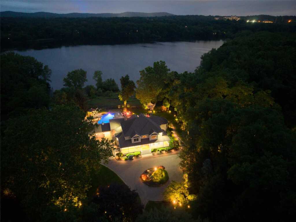 55 Kinsley Grove, Pearl River, NY 10965 - Photo 2 of 50