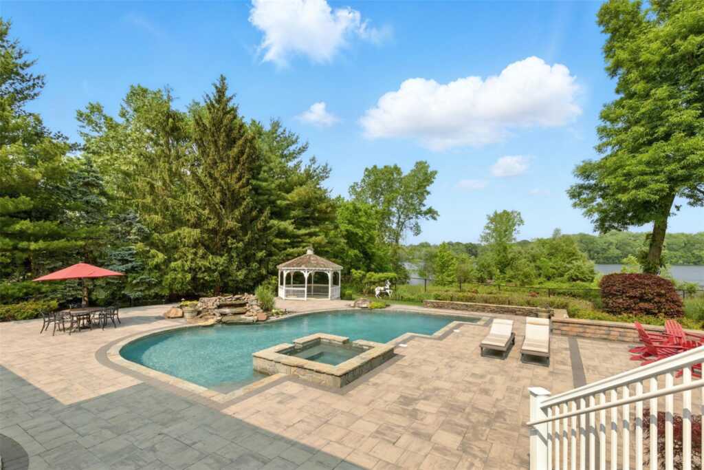 55 Kinsley Grove, Pearl River, NY 10965 - Photo 22 of 50