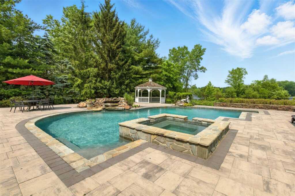 55 Kinsley Grove, Pearl River, NY 10965 - Photo 23 of 50