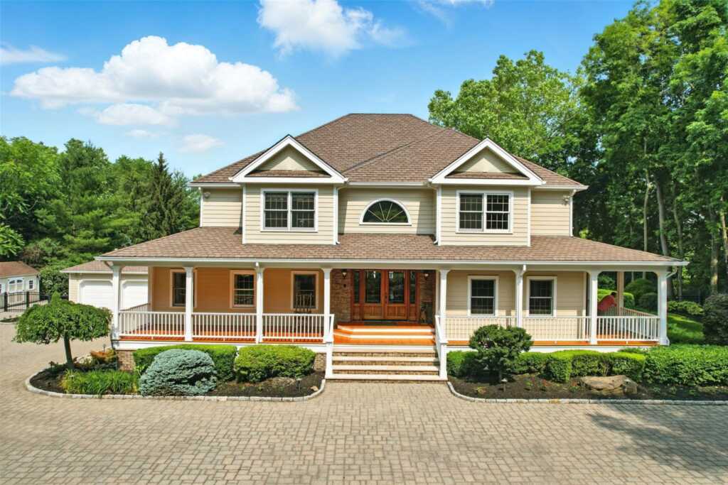 55 Kinsley Grove, Pearl River, NY 10965 - Photo 3 of 50