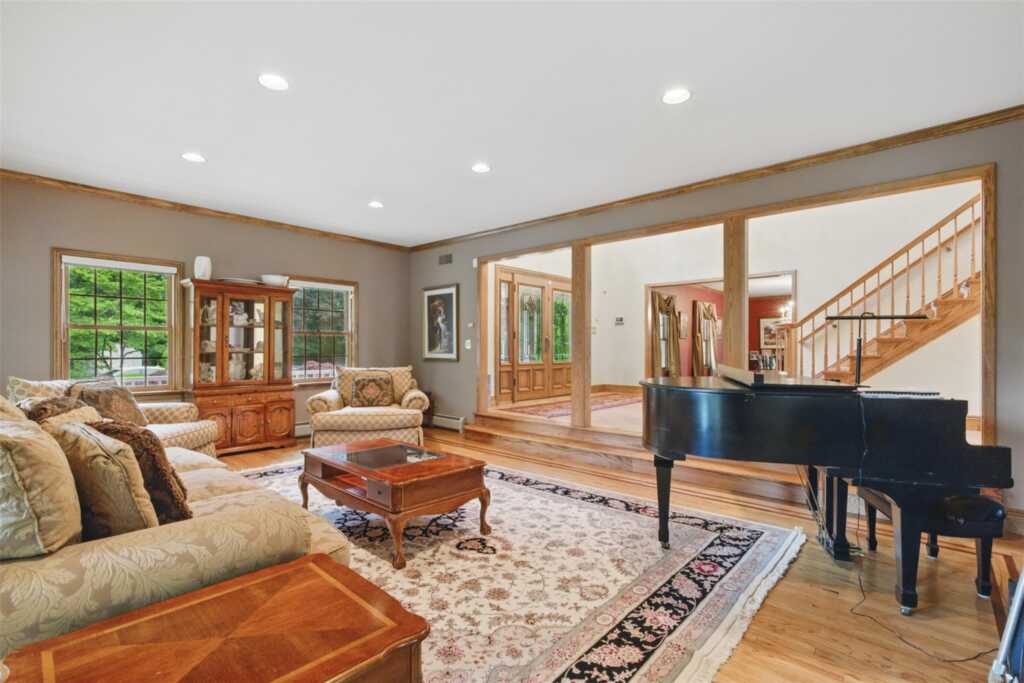 55 Kinsley Grove, Pearl River, NY 10965 - Photo 34 of 50
