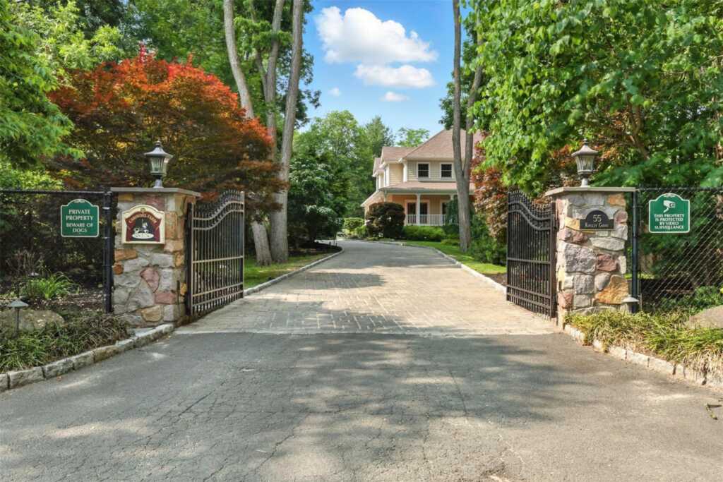 55 Kinsley Grove, Pearl River, NY 10965 - Photo 8 of 50