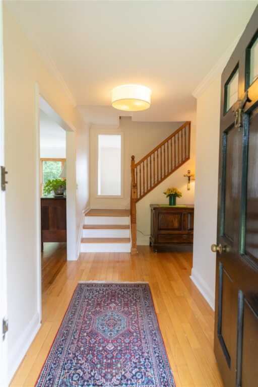 81 Seaview Avenue, New Rochelle, NY 10801 - Photo 7 of 34