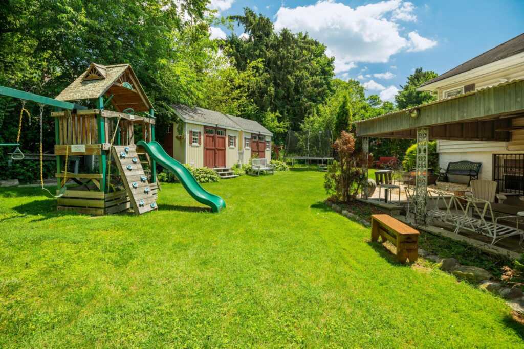 63 Bonnie Meadow Road, New Rochelle, NY 10583 - Photo 23 of 25
