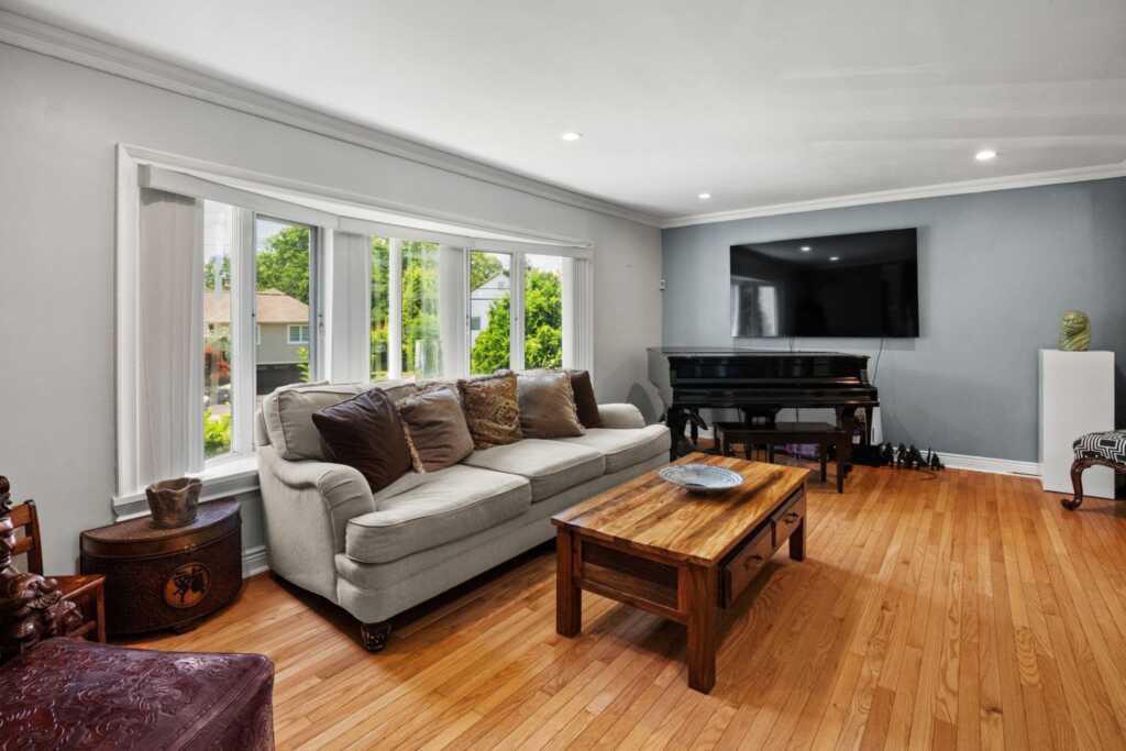 63 Bonnie Meadow Road, New Rochelle, NY 10583 - Photo 6 of 25
