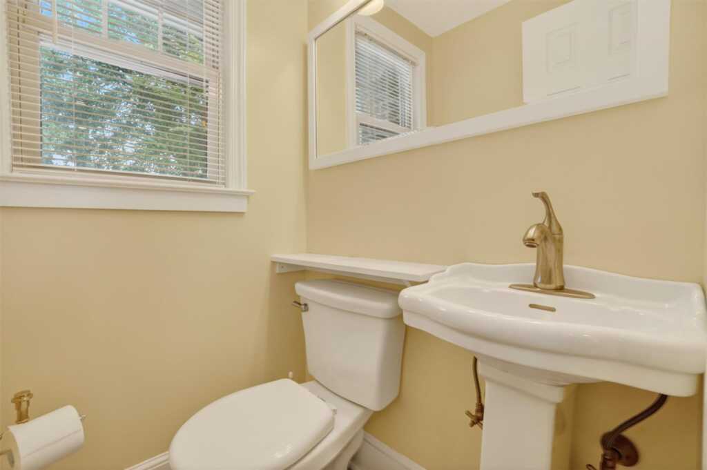175 Regent Street, Rye, NY 10573 - Photo 10 of 37