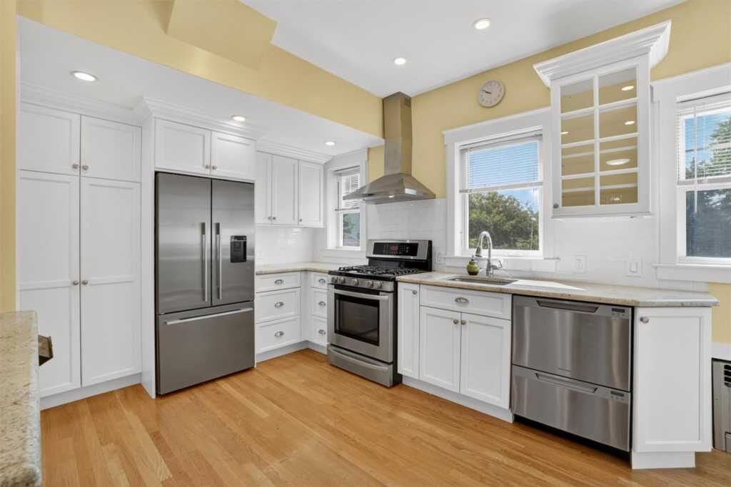 175 Regent Street, Rye, NY 10573 - Photo 14 of 37