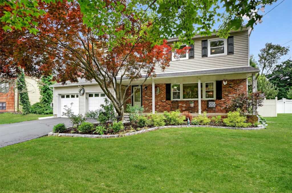 8 Argow Place, Nanuet, NY 10954 - Photo 3 of 38