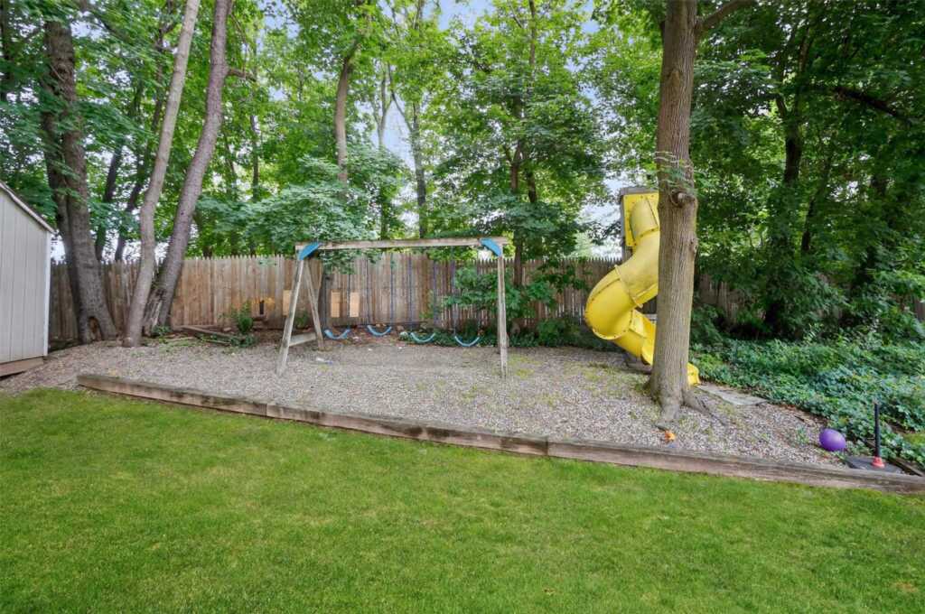 8 Argow Place, Nanuet, NY 10954 - Photo 32 of 38